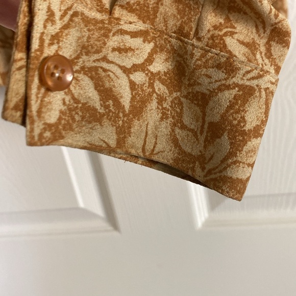 Jones New York silk leaf pattern blouse size 14 - Picture 6 of 6